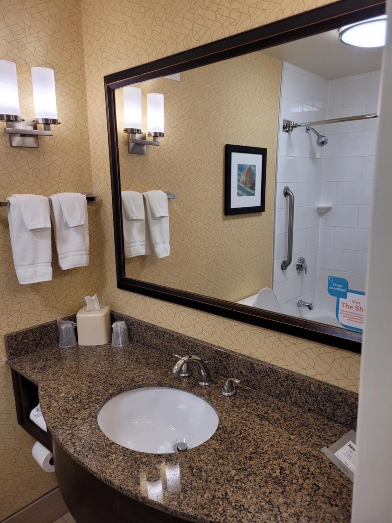 Hilton Garden Inn Tulsa Airport Экстерьер фото