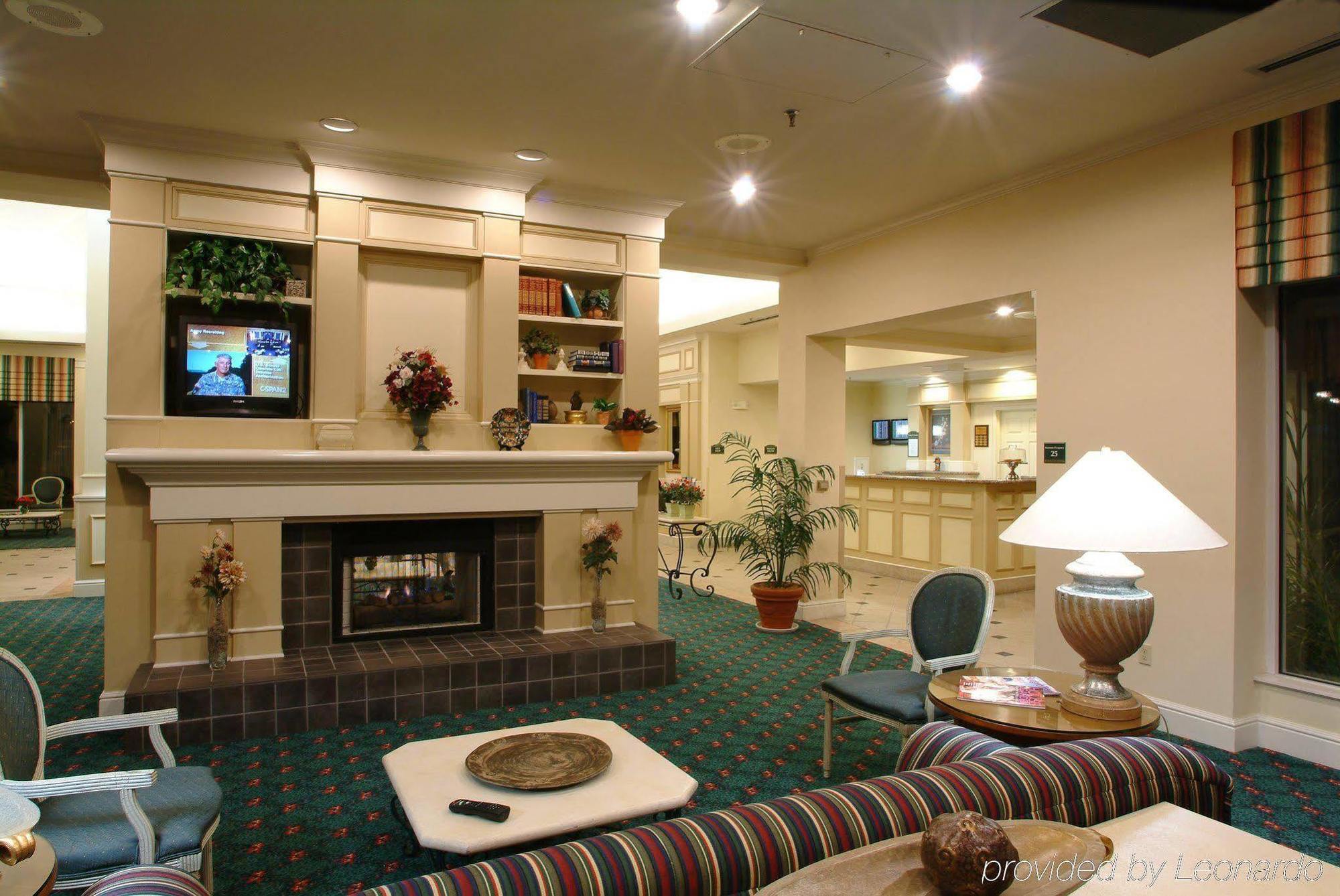 Hilton Garden Inn Tulsa Airport Экстерьер фото